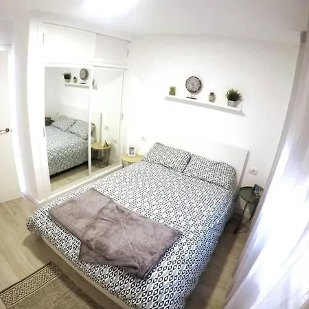 Relajante Apartamento Con Terraza Y Piscina Apartment *